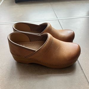 Dansko Distressed Professional Clog